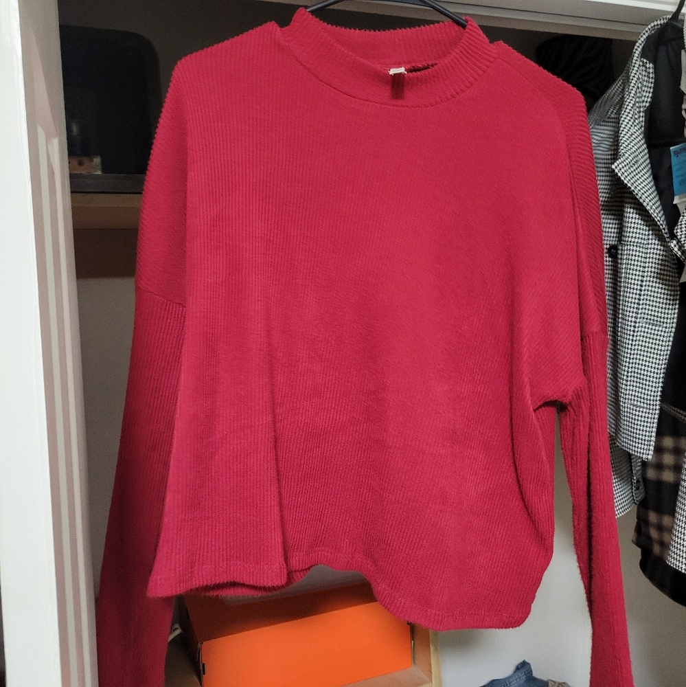 Cropped lightweight sweater